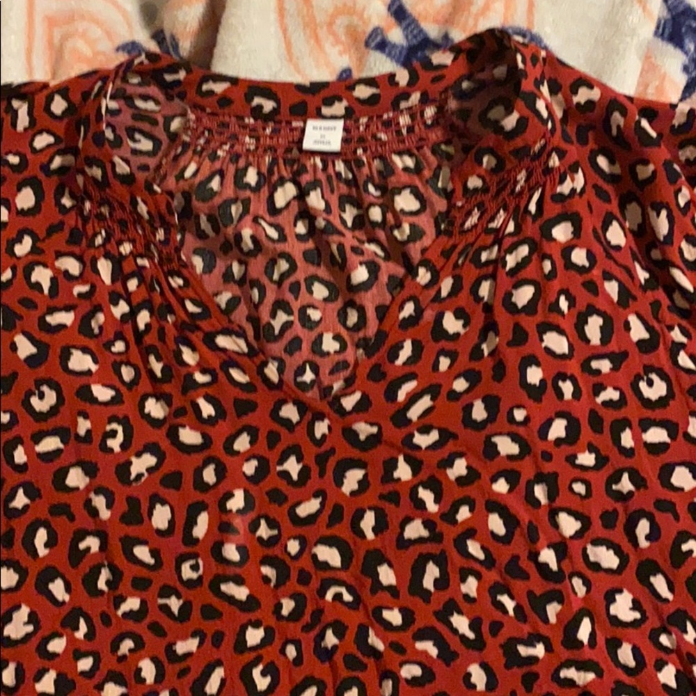 Old Navy leopard print shirt